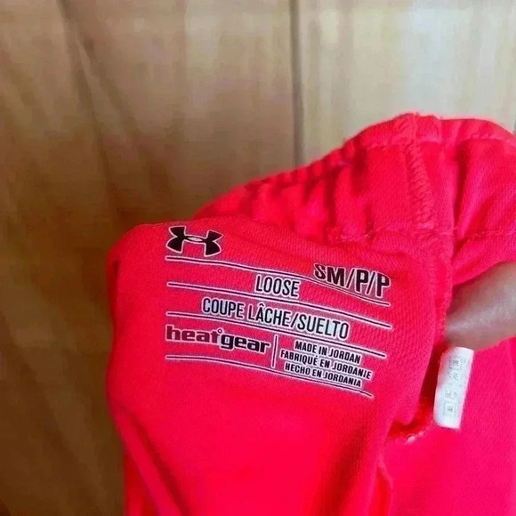 *Under Armour Bright Pink Running Shorts Size S - Picture 4 of 4